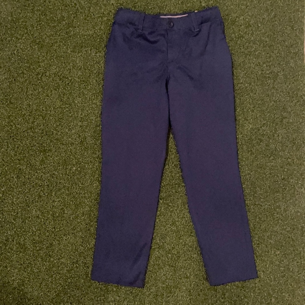 EUC BOYS SIZE 10 NAVY UNDER ARMOUR GOLF SHORTS